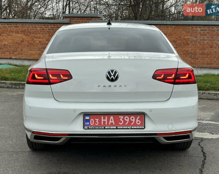 Белый Фольксваген Пассат, объемом двигателя 1.97 л и пробегом 176 тыс. км за 25599 $, фото 20 на Automoto.ua