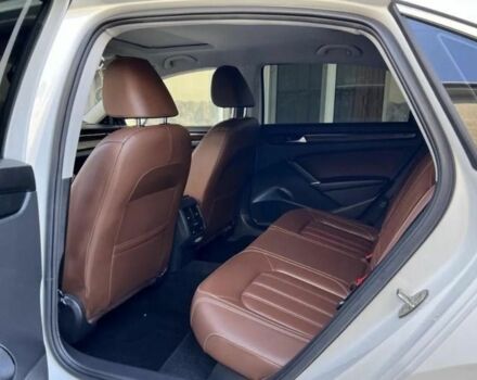 Білий Фольксваген Пассат, об'ємом двигуна 2 л та пробігом 124 тис. км за 11300 $, фото 9 на Automoto.ua