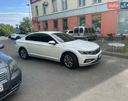 Белый Фольксваген Пассат, объемом двигателя 2 л и пробегом 130 тыс. км за 37000 $, фото 4 на Automoto.ua