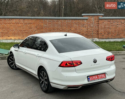 Белый Фольксваген Пассат, объемом двигателя 1.97 л и пробегом 176 тыс. км за 25599 $, фото 16 на Automoto.ua