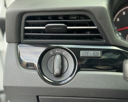 Фольксваген Пассат 2021 в Киеве на Automoto.ua Белый Фольксваген Пассат, объемом двигателя 2 л и пробегом 51 тыс. км за 20900 $, фото 13 на Automoto.ua