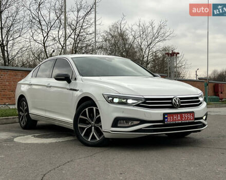 Белый Фольксваген Пассат, объемом двигателя 1.97 л и пробегом 176 тыс. км за 25599 $, фото 10 на Automoto.ua