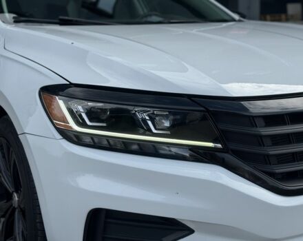 Фольксваген Пассат 2021 в Киеве на Automoto.ua Белый Фольксваген Пассат, объемом двигателя 2 л и пробегом 51 тыс. км за 20900 $, фото 3 на Automoto.ua