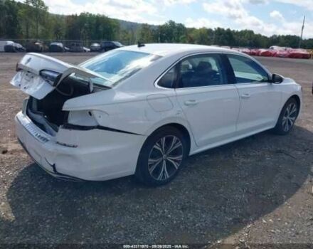 Фольксваген Пассат 2021 в Ивано-Франковске на Automoto.ua Белый Фольксваген Пассат, объемом двигателя 2 л и пробегом 43 тыс. км за 4500 $, фото 3 на Automoto.ua