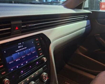 Білий Фольксваген Пассат, об'ємом двигуна 1.98 л та пробігом 51 тис. км за 19999 $, фото 8 на Automoto.ua