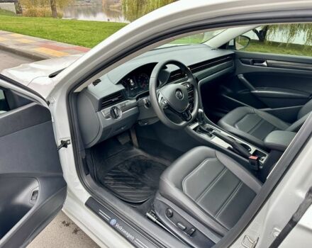 Белый Фольксваген Пассат, объемом двигателя 2 л и пробегом 105 тыс. км за 16700 $, фото 8 на Automoto.ua