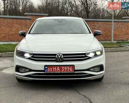 Белый Фольксваген Пассат, объемом двигателя 1.97 л и пробегом 176 тыс. км за 25599 $, фото 6 на Automoto.ua