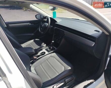 Білий Фольксваген Пассат, об'ємом двигуна 2 л та пробігом 195 тис. км за 15999 $, фото 23 на Automoto.ua