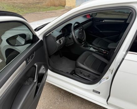 Белый Фольксваген Пассат, объемом двигателя 2 л и пробегом 106 тыс. км за 18500 $, фото 4 на Automoto.ua