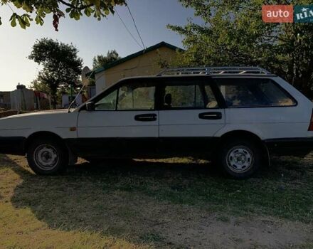 Белый Фольксваген Пассат, объемом двигателя 1.6 л и пробегом 100 тыс. км за 1500 $, фото 1 на Automoto.ua