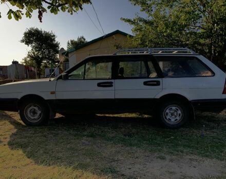 Білий Фольксваген Пассат, об'ємом двигуна 1.6 л та пробігом 100 тис. км за 1500 $, фото 2 на Automoto.ua