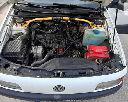 Белый Фольксваген Пассат, объемом двигателя 1.8 л и пробегом 350 тыс. км за 1650 $, фото 12 на Automoto.ua