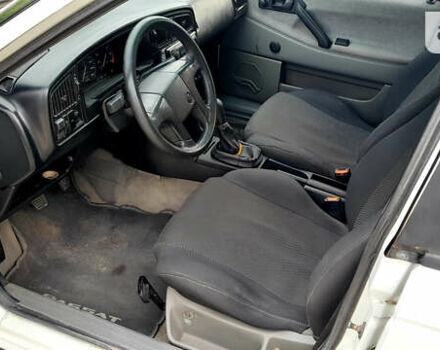 Белый Фольксваген Пассат, объемом двигателя 1.8 л и пробегом 350 тыс. км за 1650 $, фото 8 на Automoto.ua