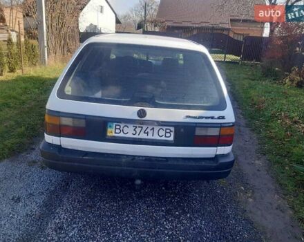 Білий Фольксваген Пассат, об'ємом двигуна 1.8 л та пробігом 600 тис. км за 990 $, фото 2 на Automoto.ua