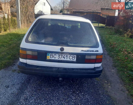 Білий Фольксваген Пассат, об'ємом двигуна 1.8 л та пробігом 600 тис. км за 1000 $, фото 1 на Automoto.ua