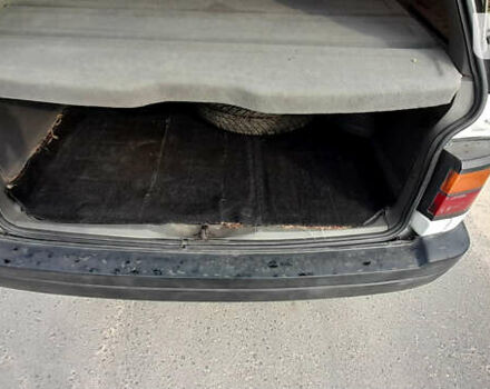 Белый Фольксваген Пассат, объемом двигателя 1.8 л и пробегом 350 тыс. км за 1650 $, фото 10 на Automoto.ua