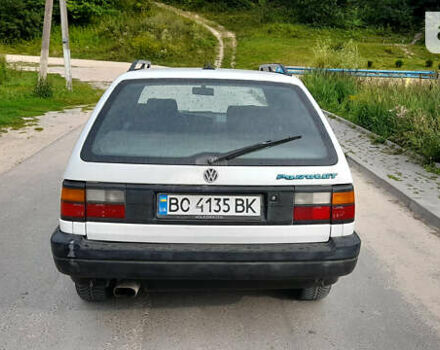 Белый Фольксваген Пассат, объемом двигателя 1.8 л и пробегом 350 тыс. км за 1650 $, фото 5 на Automoto.ua