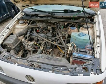 Білий Фольксваген Пассат, об'ємом двигуна 1.6 л та пробігом 248 тис. км за 2200 $, фото 5 на Automoto.ua