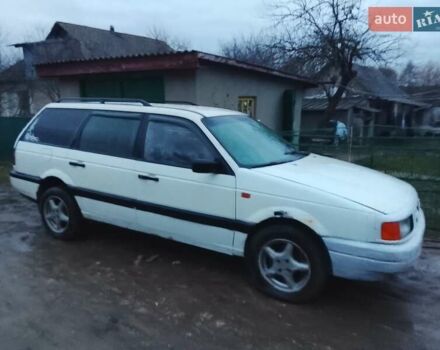 Білий Фольксваген Пассат, об'ємом двигуна 1.8 л та пробігом 380 тис. км за 1200 $, фото 4 на Automoto.ua