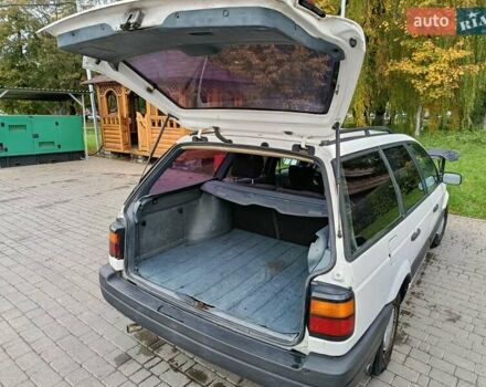 Білий Фольксваген Пассат, об'ємом двигуна 1.6 л та пробігом 248 тис. км за 2200 $, фото 8 на Automoto.ua