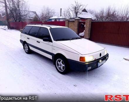 Білий Фольксваген Пассат, об'ємом двигуна 1.6 л та пробігом 280 тис. км за 2899 $, фото 1 на Automoto.ua