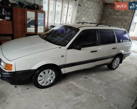 Белый Фольксваген Пассат, объемом двигателя 1.78 л и пробегом 250 тыс. км за 1350 $, фото 11 на Automoto.ua