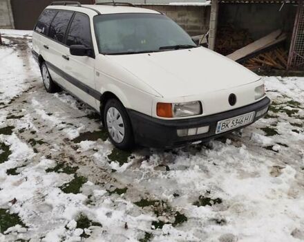 Белый Фольксваген Пассат, объемом двигателя 1.78 л и пробегом 250 тыс. км за 1350 $, фото 1 на Automoto.ua