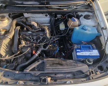 Белый Фольксваген Пассат, объемом двигателя 1.9 л и пробегом 350 тыс. км за 2500 $, фото 6 на Automoto.ua