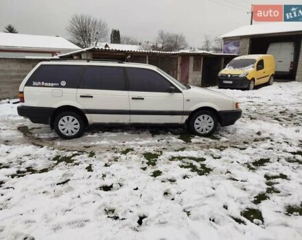 Белый Фольксваген Пассат, объемом двигателя 1.78 л и пробегом 250 тыс. км за 1350 $, фото 6 на Automoto.ua