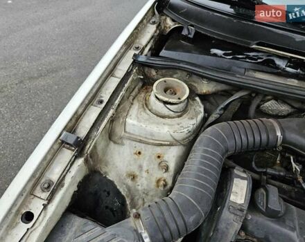 Белый Фольксваген Пассат, объемом двигателя 1.78 л и пробегом 450 тыс. км за 1500 $, фото 29 на Automoto.ua