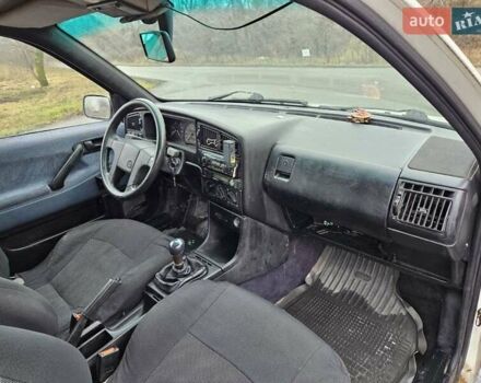 Белый Фольксваген Пассат, объемом двигателя 1.78 л и пробегом 450 тыс. км за 1500 $, фото 16 на Automoto.ua