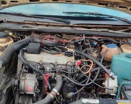 Білий Фольксваген Пассат, об'ємом двигуна 2 л та пробігом 300 тис. км за 1800 $, фото 7 на Automoto.ua