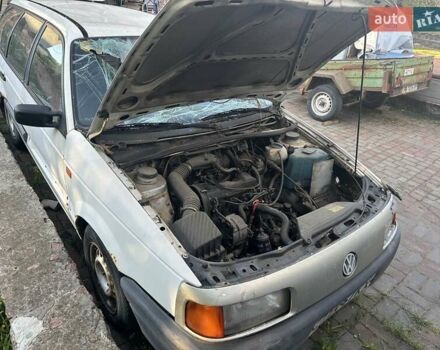 Белый Фольксваген Пассат, объемом двигателя 1.8 л и пробегом 435 тыс. км за 500 $, фото 5 на Automoto.ua