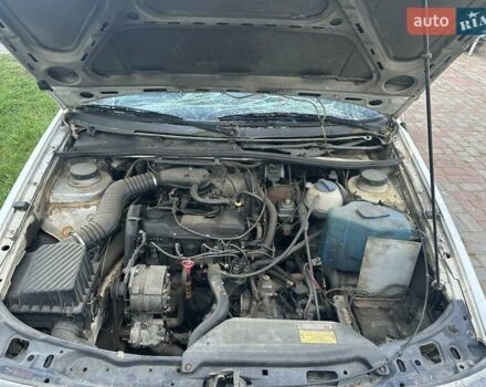 Белый Фольксваген Пассат, объемом двигателя 1.8 л и пробегом 435 тыс. км за 500 $, фото 6 на Automoto.ua