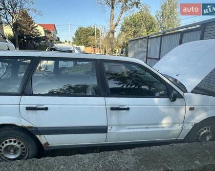 Белый Фольксваген Пассат, объемом двигателя 1.8 л и пробегом 435 тыс. км за 500 $, фото 2 на Automoto.ua