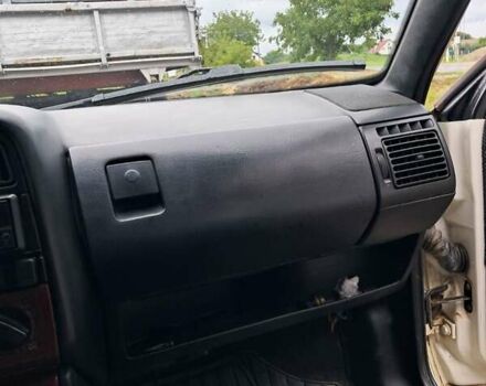 Білий Фольксваген Пассат, об'ємом двигуна 1.8 л та пробігом 250 тис. км за 2200 $, фото 1 на Automoto.ua