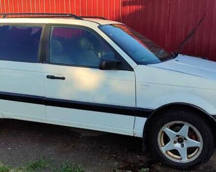 Білий Фольксваген Пассат, об'ємом двигуна 2 л та пробігом 300 тис. км за 1800 $, фото 4 на Automoto.ua