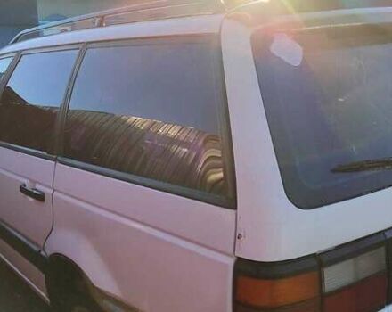 Білий Фольксваген Пассат, об'ємом двигуна 2 л та пробігом 300 тис. км за 1800 $, фото 1 на Automoto.ua