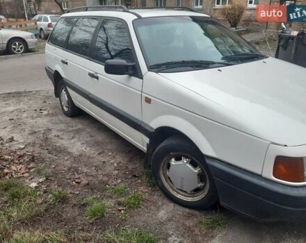 Белый Фольксваген Пассат, объемом двигателя 2 л и пробегом 245 тыс. км за 1900 $, фото 1 на Automoto.ua