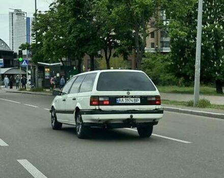 Белый Фольксваген Пассат, объемом двигателя 1.8 л и пробегом 474 тыс. км за 2100 $, фото 2 на Automoto.ua