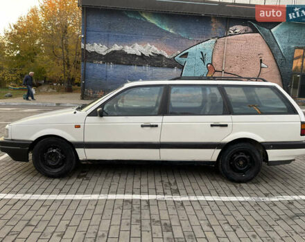 Білий Фольксваген Пассат, об'ємом двигуна 1.8 л та пробігом 341 тис. км за 1900 $, фото 13 на Automoto.ua