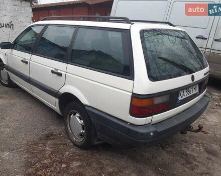 Белый Фольксваген Пассат, объемом двигателя 2 л и пробегом 245 тыс. км за 1900 $, фото 6 на Automoto.ua