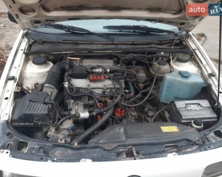 Белый Фольксваген Пассат, объемом двигателя 2 л и пробегом 245 тыс. км за 1900 $, фото 10 на Automoto.ua