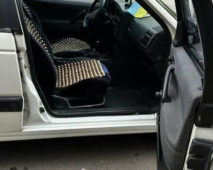 Белый Фольксваген Пассат, объемом двигателя 1.8 л и пробегом 474 тыс. км за 2100 $, фото 5 на Automoto.ua