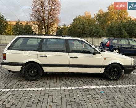 Білий Фольксваген Пассат, об'ємом двигуна 1.8 л та пробігом 341 тис. км за 1900 $, фото 19 на Automoto.ua