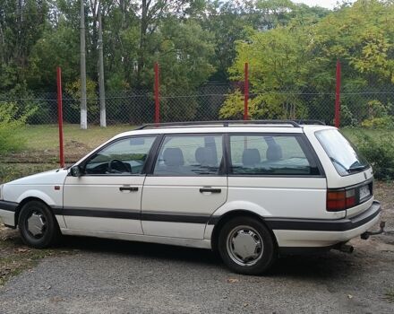 Белый Фольксваген Пассат, объемом двигателя 1.8 л и пробегом 330 тыс. км за 1800 $, фото 2 на Automoto.ua