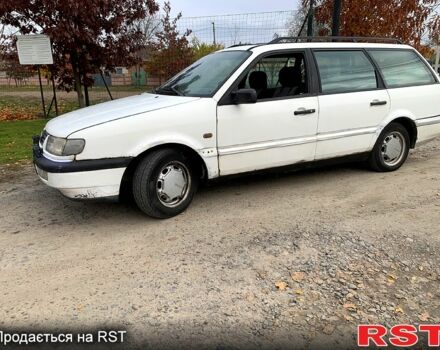 Білий Фольксваген Пассат, об'ємом двигуна 1.8 л та пробігом 250 тис. км за 1300 $, фото 3 на Automoto.ua