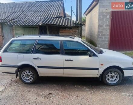 Белый Фольксваген Пассат, объемом двигателя 1.9 л и пробегом 300 тыс. км за 2350 $, фото 6 на Automoto.ua