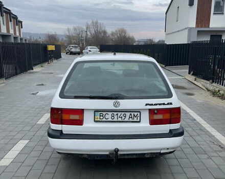 Белый Фольксваген Пассат, объемом двигателя 1.8 л и пробегом 299 тыс. км за 1499 $, фото 13 на Automoto.ua