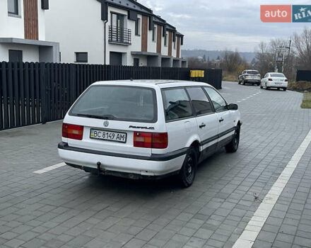 Белый Фольксваген Пассат, объемом двигателя 1.8 л и пробегом 299 тыс. км за 1499 $, фото 15 на Automoto.ua